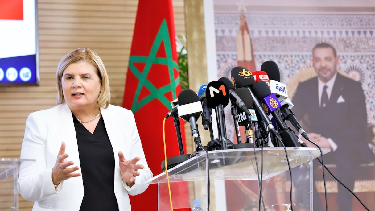 La ministre israélienne de l'Economie et de l'Industrie, Orna Barbivai, lors d’un point de presse organisé à l’issue de son entretien avec le ministre de l'Industrie et du commerce, Ryad Mezzour, le 21 février 2022 à Rabat.
