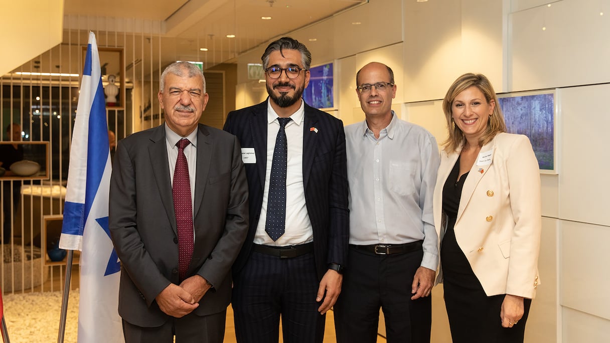 De g. à d.: Abderrahim Bayoudh, chef du bureau de liaison du Maroc à Tel Aviv, Yassine Laghzioui, responsable entrepreneuriat et venturing à l'UM6P, Avi Hasson, CEO de Start-Up Nation Central, et Aviva Steinberg, directrice de la diplomatie de l'innovation à la Start-Up Nation Central. 
