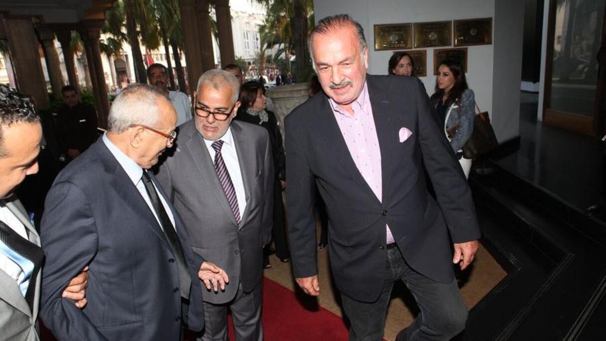 Omar Kabbaj, propriétaire de l'hôtel Hayatt Regency, lieu de l'événement, a déroulé le tapis rouge pour Benkirane.
