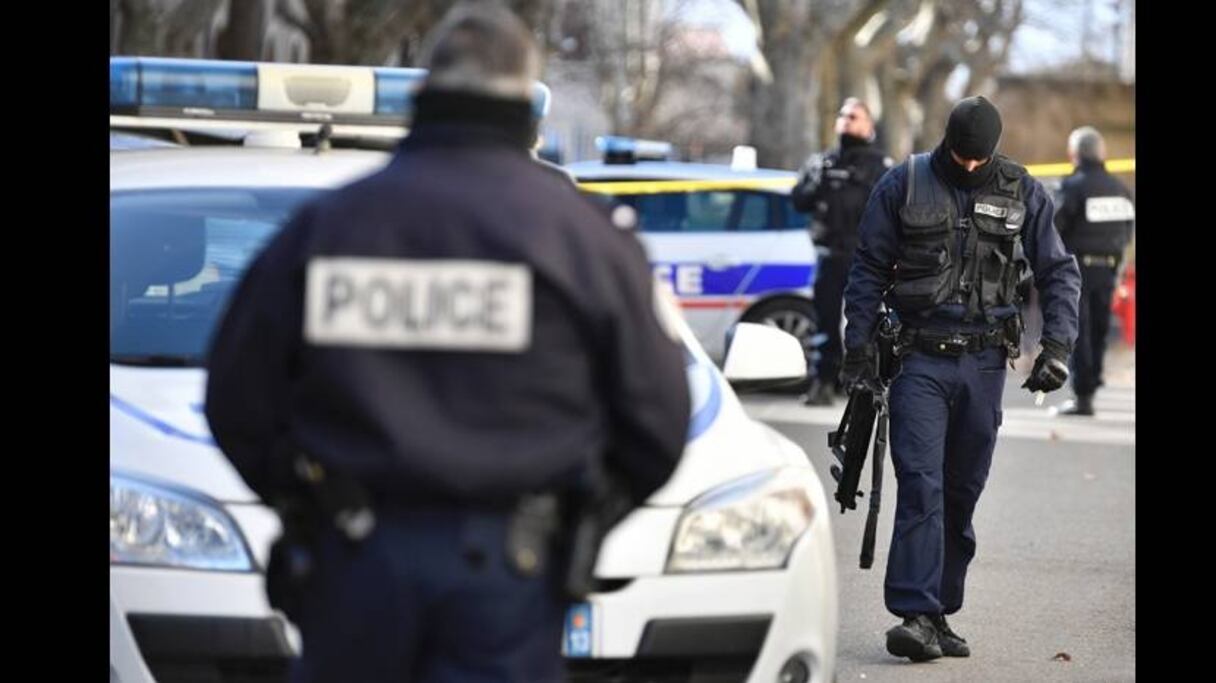 L'attaque au couteau, en France ce samedi 4 avril, fait deux morts et sept blessés.
