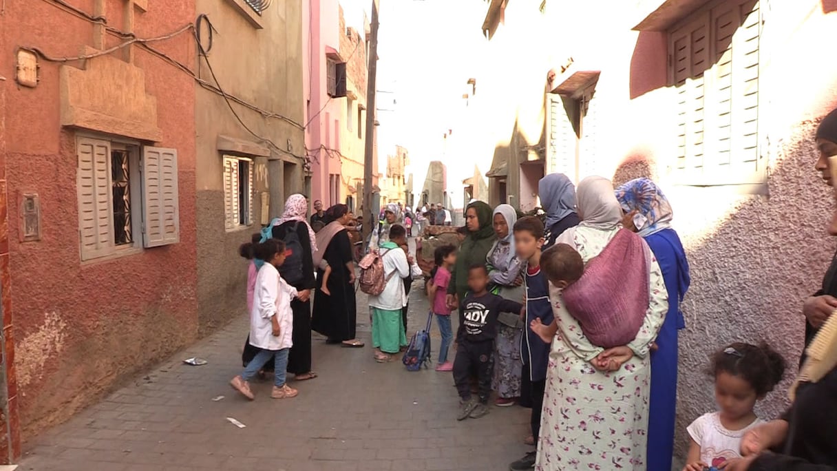 A Kénitra, toute la ville s'est mobilisée pour retrouver la petite Fatima-Zahra, 5 ans, qui avait fait l'objet d'une alerte enlèvement jeudi soir, 22 septembre 2022, avant d'être retrouvée le lendemain.
