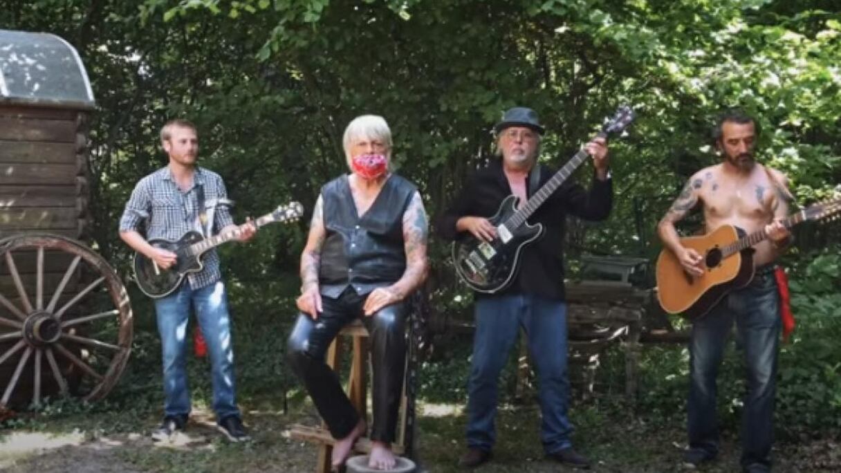 L'artiste Renaud dans le clip de sa chanson «Corona Song».