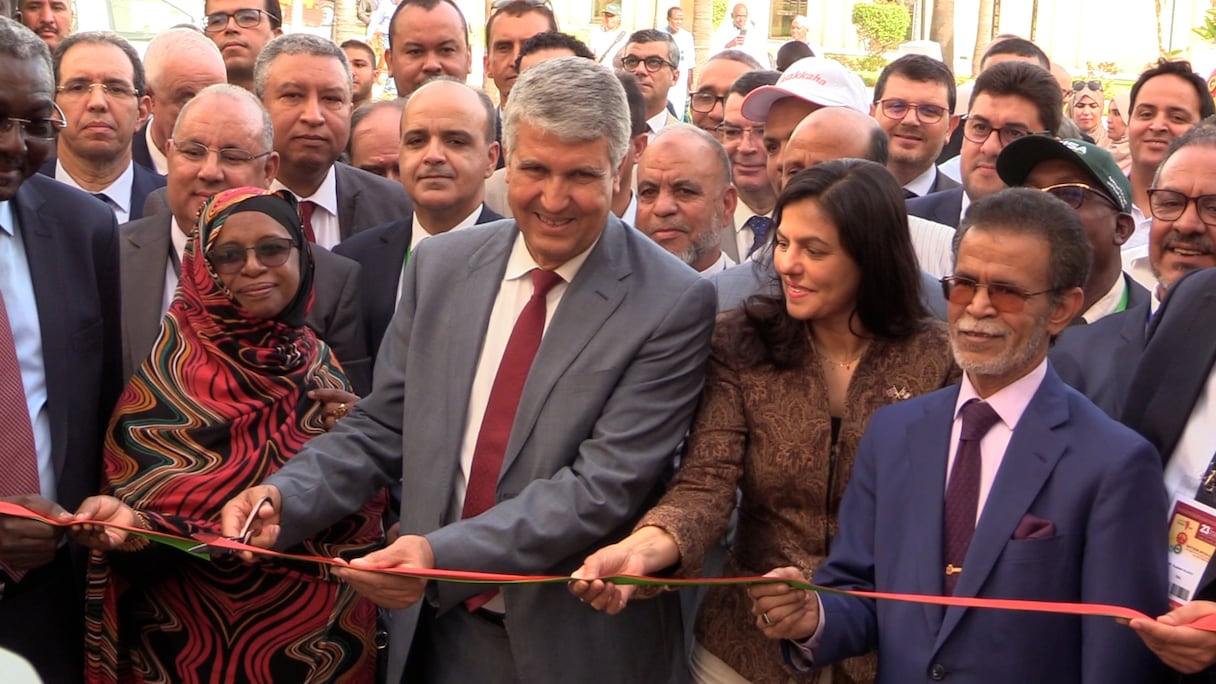 Le ministre de l'Agriculture, Mohammed Sadiki, donne le 26 octobre 2022 le coup d'envoi de la 23e édition du salon avicole «Dawajine 2022», à Casablanca. 
