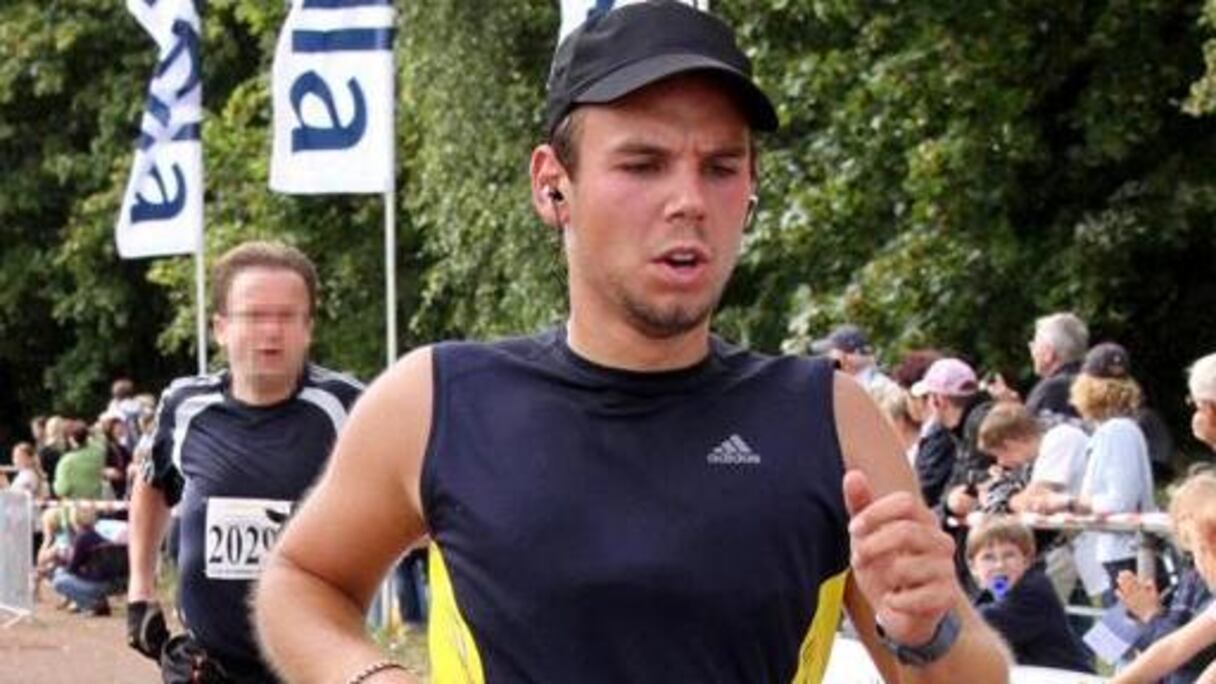 Andreas Lubitz, copilote de l'A320 de Germanwings, lors d'un marathon le 13 septembre 2009 à Hambourg.
