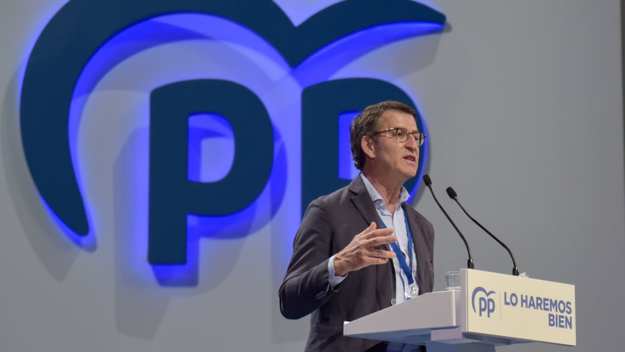 Le président du gouvernement régional de Galice et candidat à la direction du Parti populaire (PP), Alberto Nunez Feijoo, lors du Congrès national du (PP), le 1er avril 2022 à Séville.
