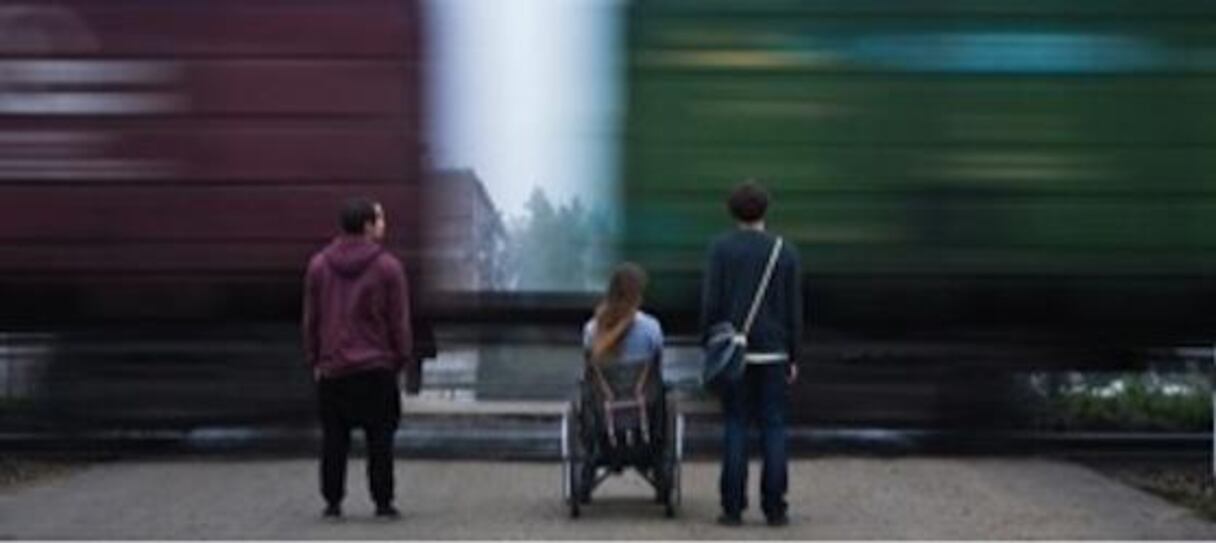 Les festivaliers pourront aussi découvrir Corrections class, coréalisé par le Russe Klass korrektsii et l'Allemand Ivan I. Tverdovsky. Un témoignage troublant sur la Russie d'aujourd'hui qui retrace l'histoire de Lena, une jeune handicapée brillante et affamée de savoir.
