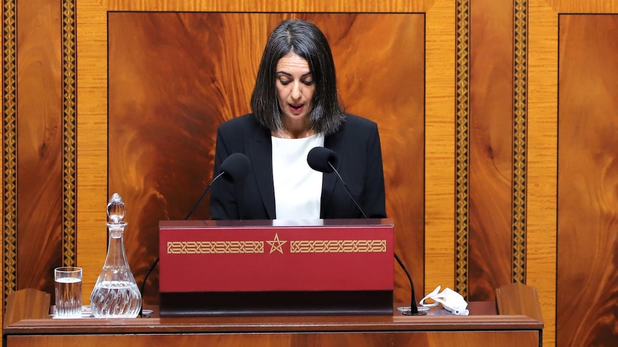 Nadia Fettah Alaoui, ministre de l’Economie et des Finances, lors d'une séance plénière consacrée à la présentation du projet de lois de finances au titre de l'année budgétaire 2022.
