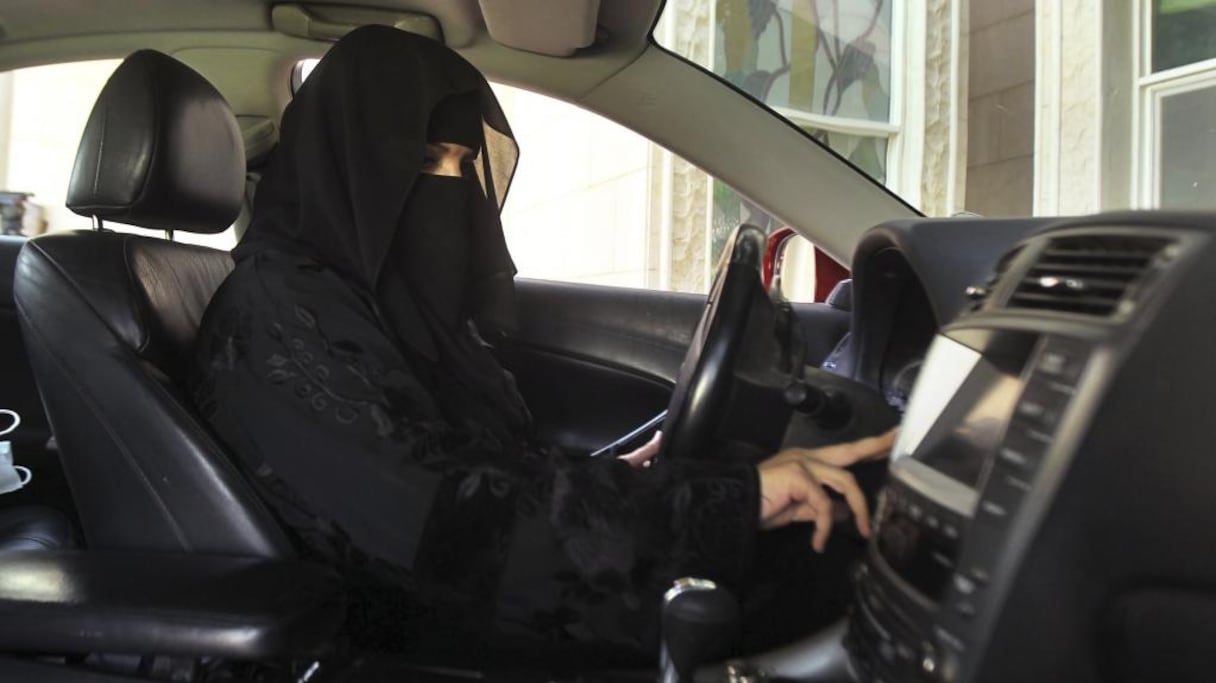 Une femme au volant en Arabie Saoudite.
