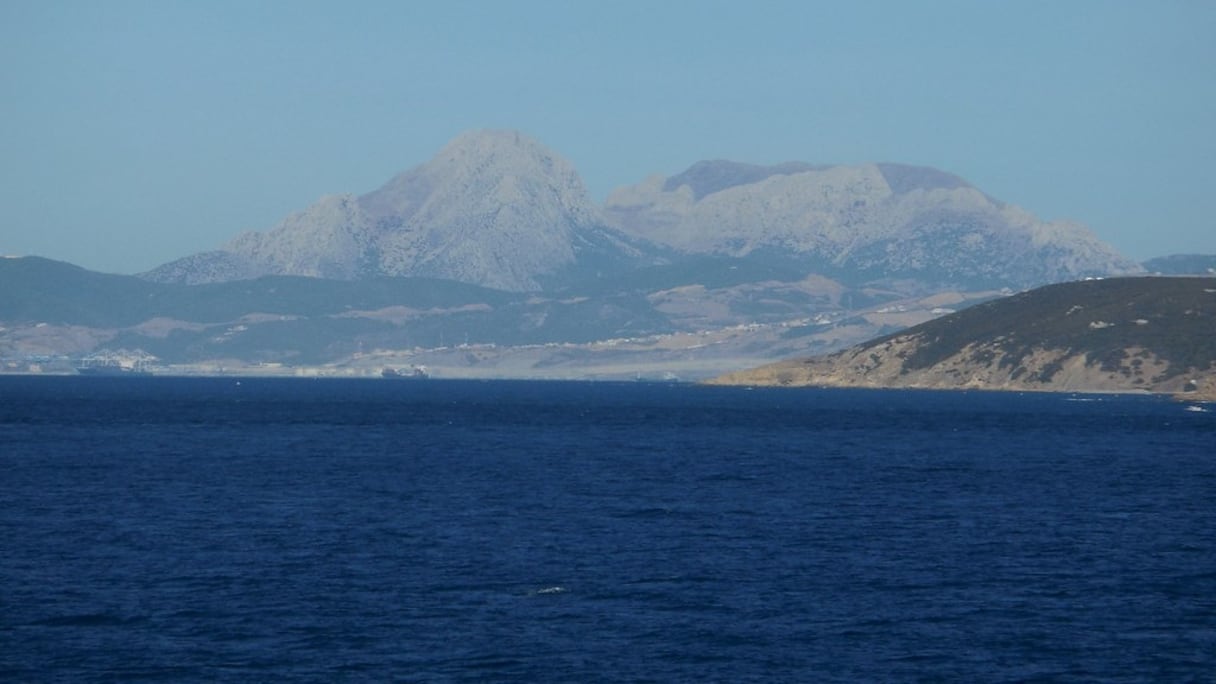 Le détroit de Gibraltar sous lequel pourrait être construit un tunnel reliant l’Espagne et le Maroc.
