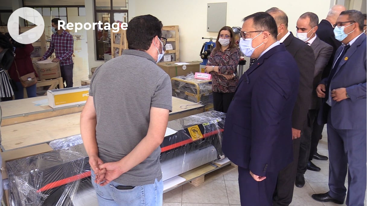 L'opération de remise d'équipements à de jeunes porteurs de projets, à Oujda, le 30 septembre 2021, s’inscrit dans le cadre du programme national d’insertion par les activités économiques, initié par la Fondation Mohammed V pour la Solidarité. 
