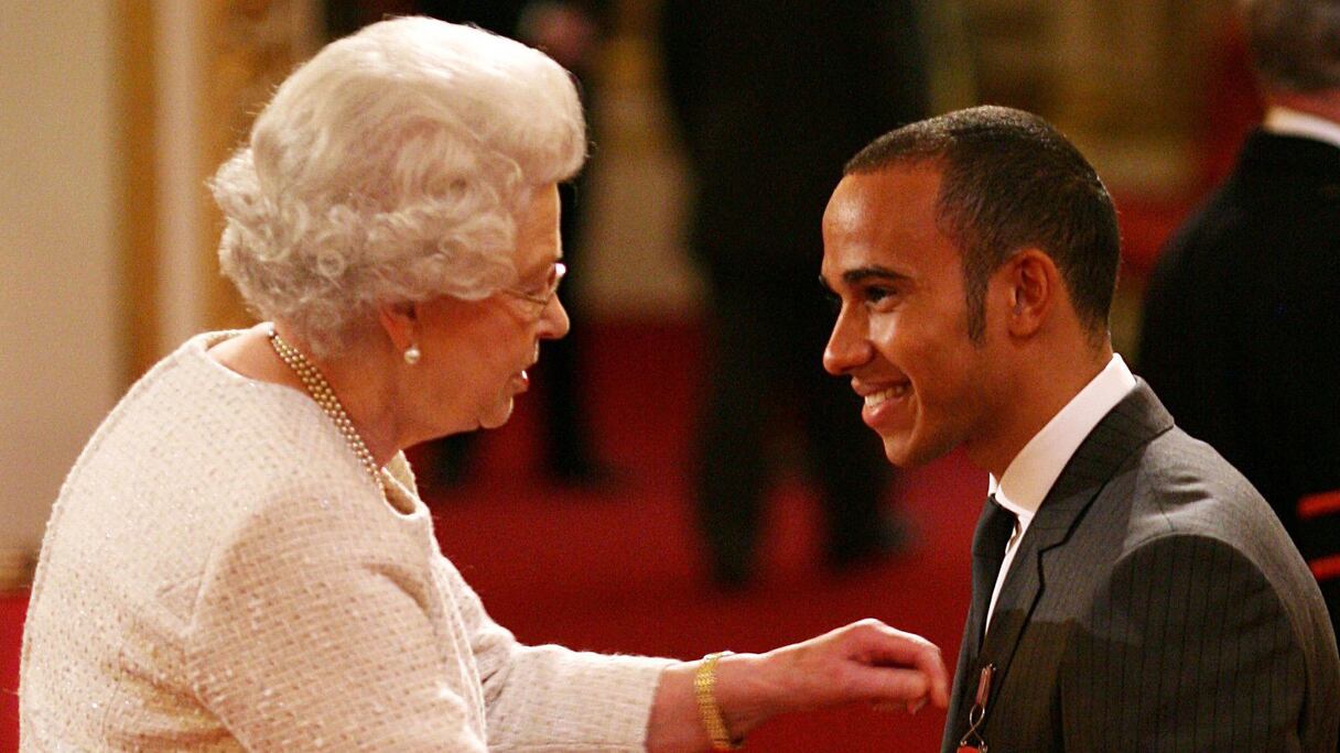 La reine Élisabeth II et Lewis Hamilton.
