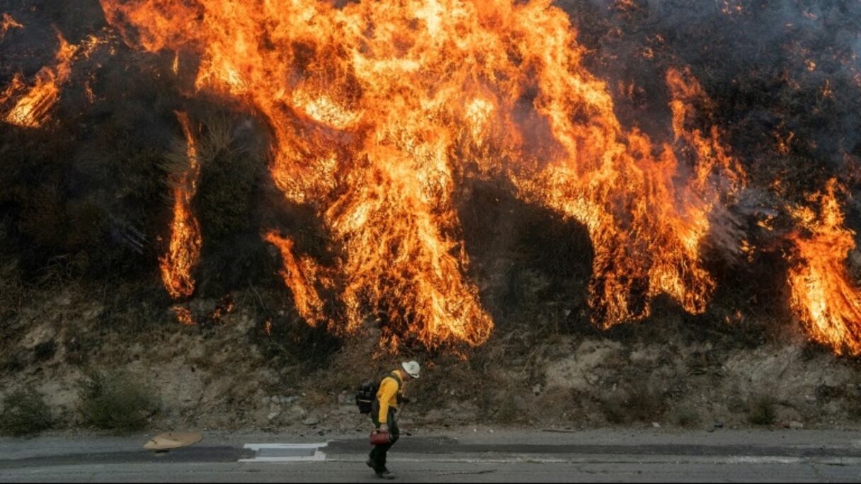 Les alentours de Los Angeles sont touchés par d'importants feux de forêt, comme ici l'incendie de Saddleridge, le 11 octobre 2019.
