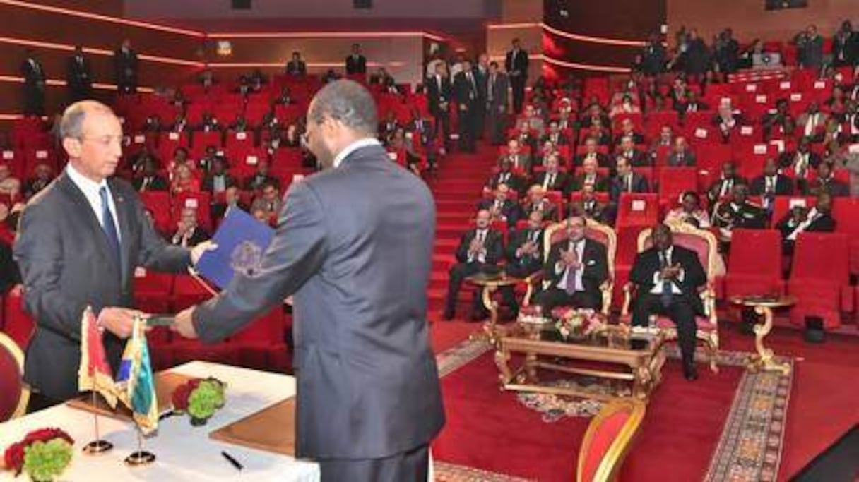 Le roi Mohammed VI et le président Ali Bongo ont suivi la présentation de l'INDH et de son équivalent gabonais la SIHG (Stratégie d'investissement humain au Gabon). 
