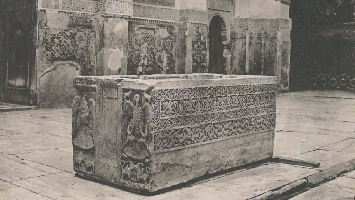 Vasque de la medersa Ben Youssef, photo d'Henri Terrasse
