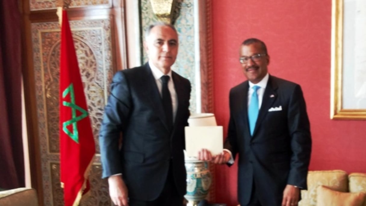 Dwight Bush, l'ambassadeur américain à Rabat, et Salaheddine Mezouar, minsitre des Affaires étrangères et de la coopération. 
