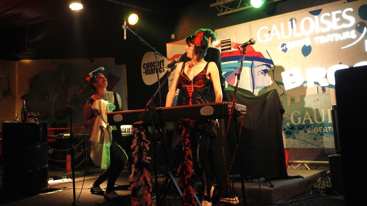 Le cabaret s'est invité, mercredi, sur la scène du BRock, à Casablanca, pour une soirée pétillante d'humour et de malice portée par deux artistes débordantes de talent.  
