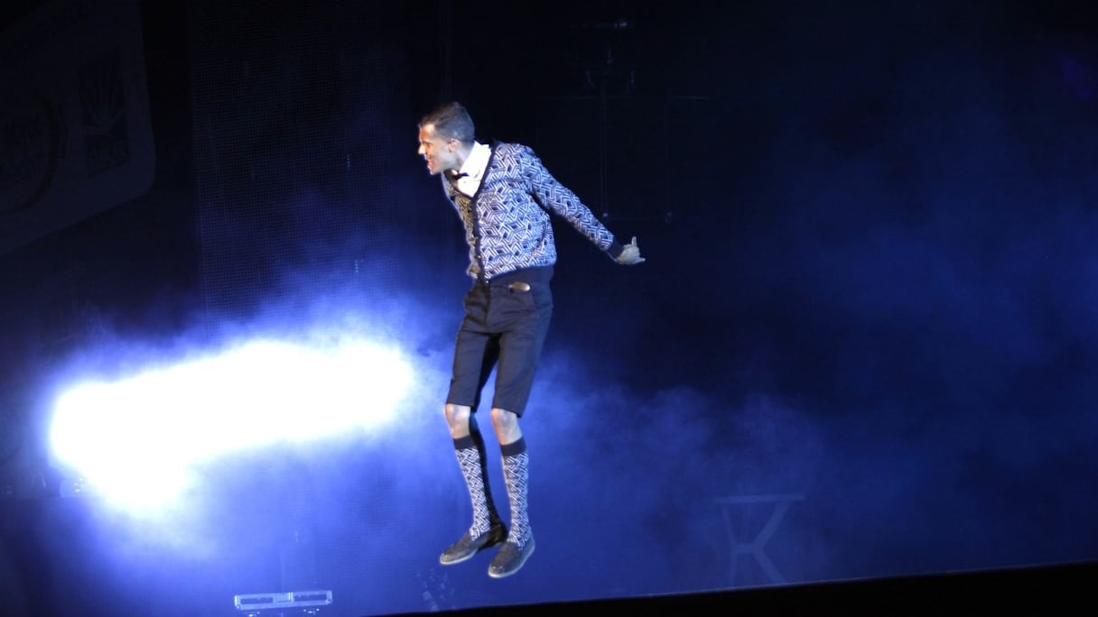 Un spectacle aérien! L'artiste semblait y défier les lois de la pesanteur. 
