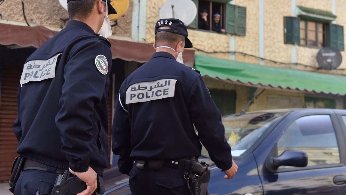 Opération de contrôle d'agents de la DGSN, au cours de la pandémie du Covid-19. 
