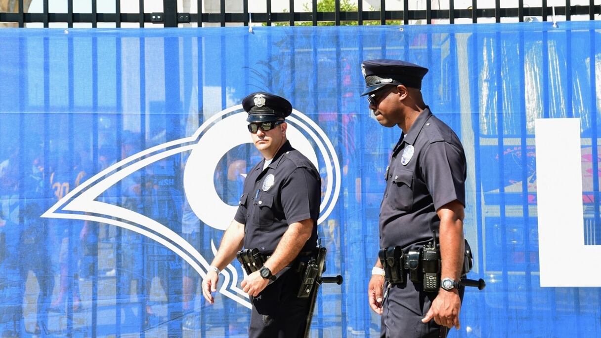 La police de Los Angeles a annoncé avoir arrêté le suspect "sans incident".