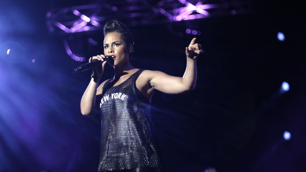 La chanteuse joue de sa voix avec une aisance déconcertante. 
