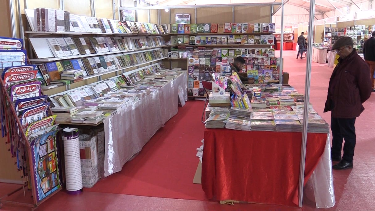 Le salon régional du livre et de l’édition a démarré mercredi 21 décembre 2022 à Fès et se poursuivra jusqu’au 26 décembre 2022.
