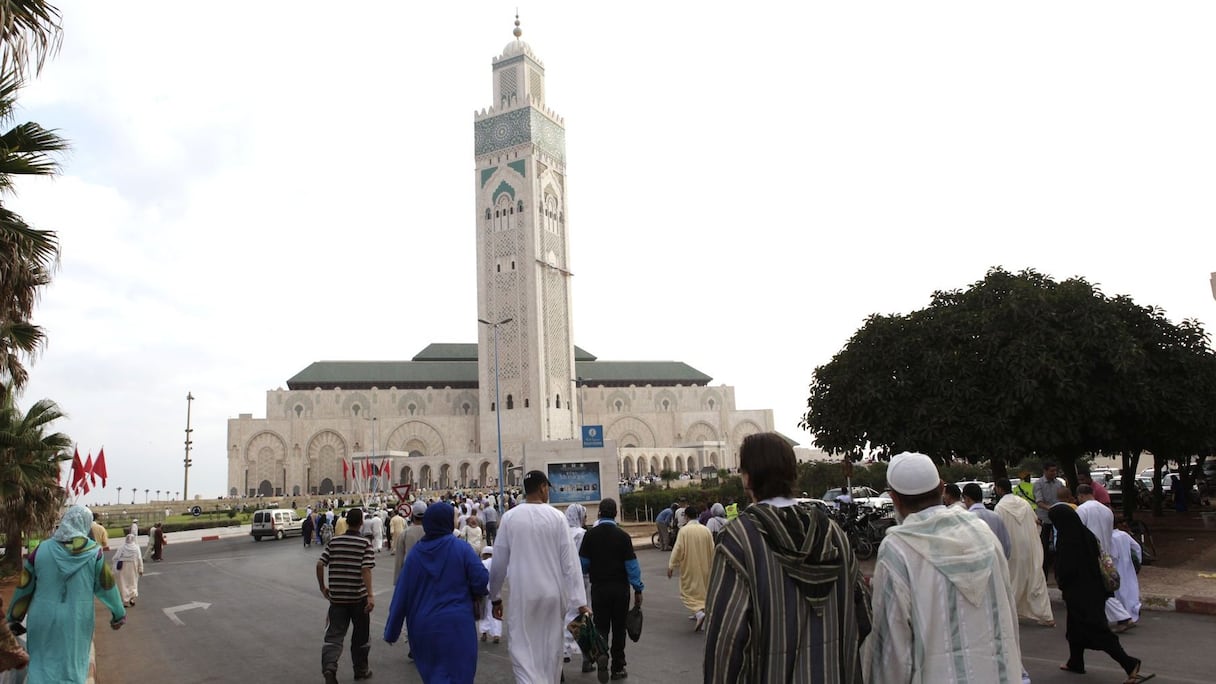 L'Aïd el Fitr: un jour de fête qui commence par le recueillement. Ce matin, l'atmosphère était à la spiritualité. 
