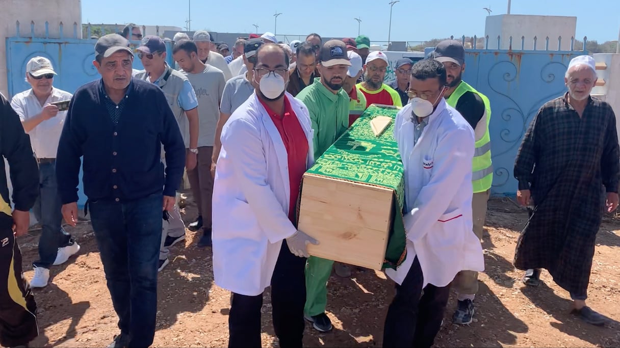 Houssein Miloudi a été inhumé samedi 17 septembre 2022, au cimetière Sidi Megdoul, à Essaouira.
