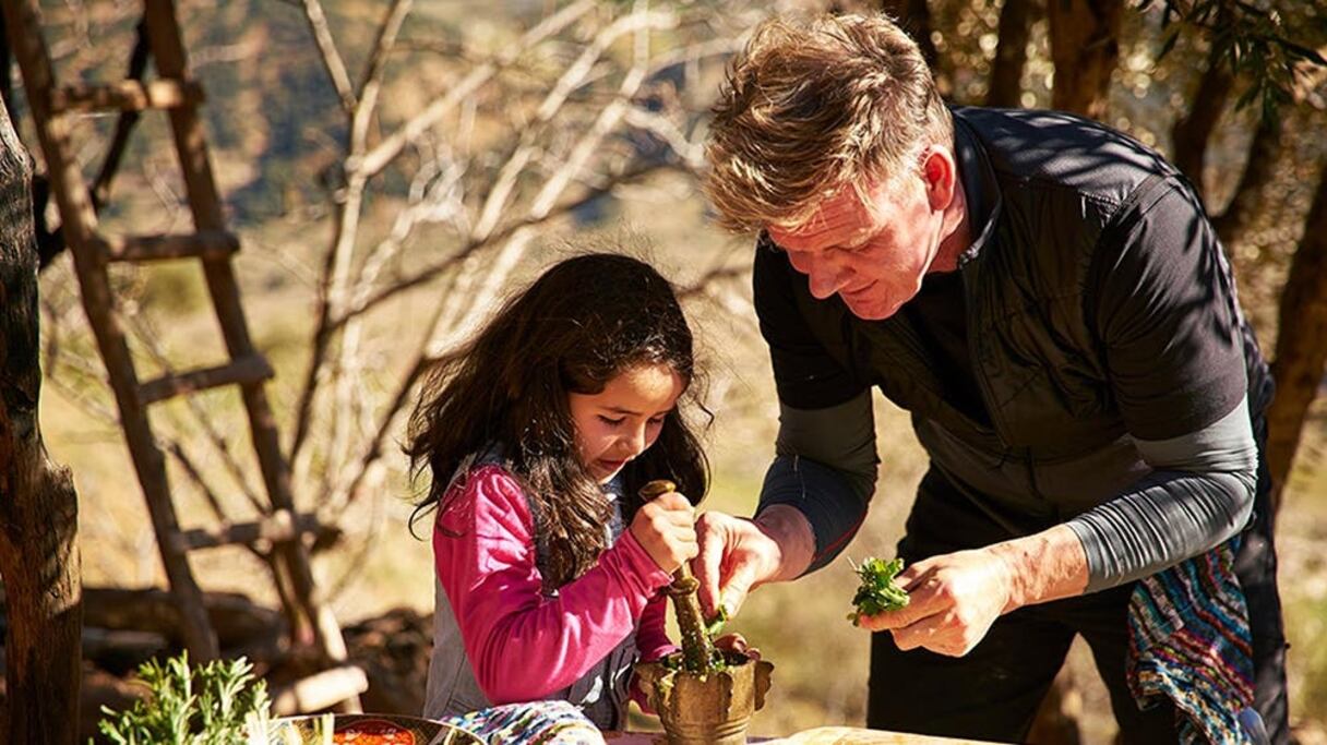 Gordon Ramsey en compagnie de sa sous-chef, Fatima, 9 ans
