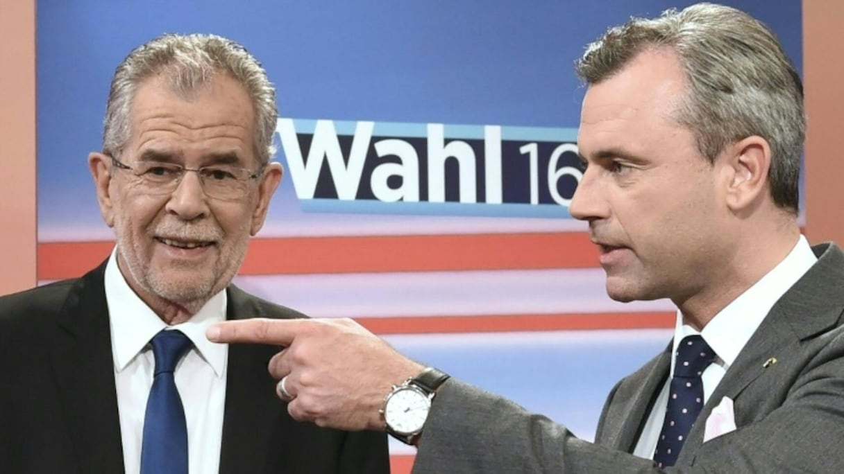 Alexander Van der Bellen et Norbert Hofer lors d'un débat télévisé, le 22 mai 2016 à Vienne.
