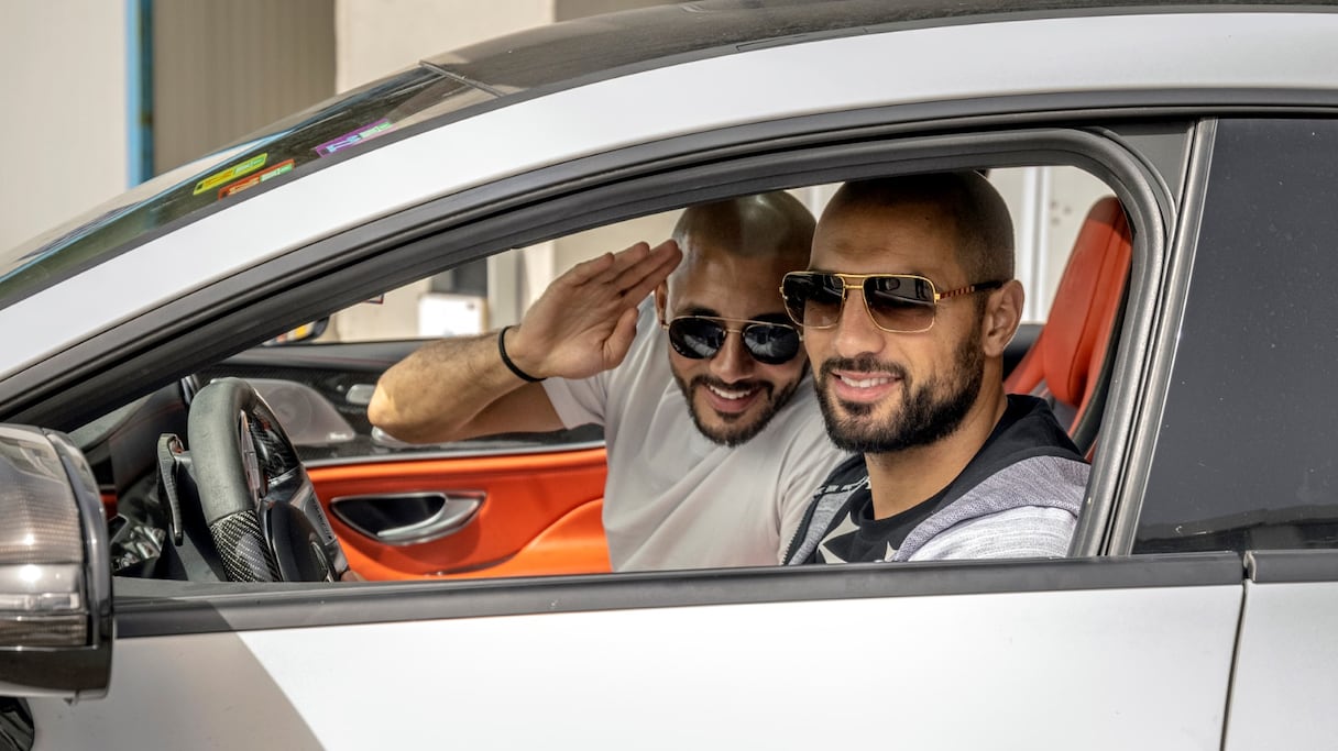 Les frères Nordin et Sofyan Amrabat arrivés, samedi 19 juin 2022, au port de Tanger.
