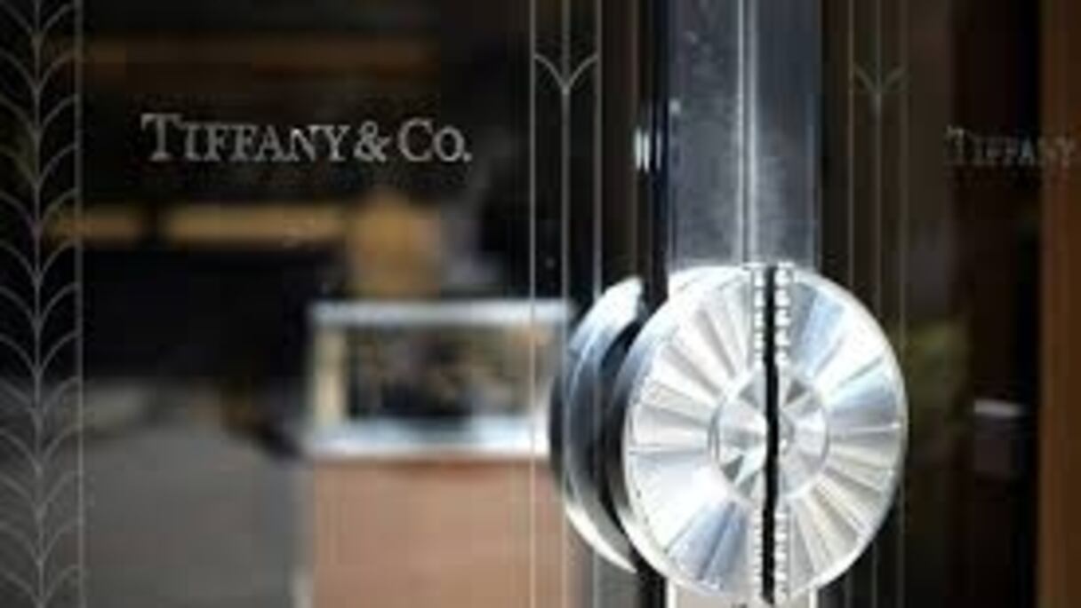 LVMH veut s'emparer du joaillier Tiffany.
