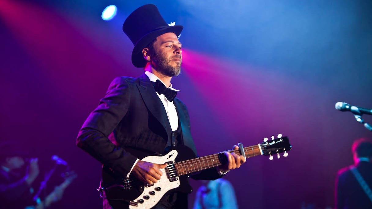 Guitariste émérite, le chanteur français l'a démontré au Mazagan. 
