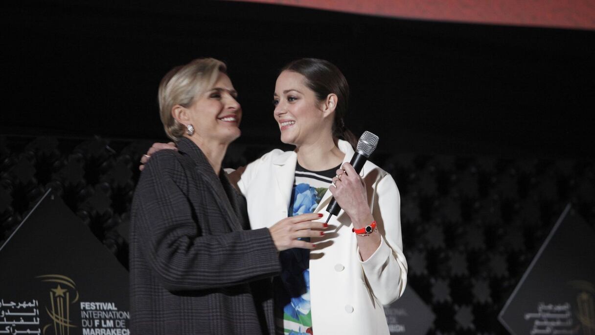 Mélita Toscan Du Plantier a accueilli Marion Cotillard sur la scène dressée sur la place Jamaâ El Fna. 
