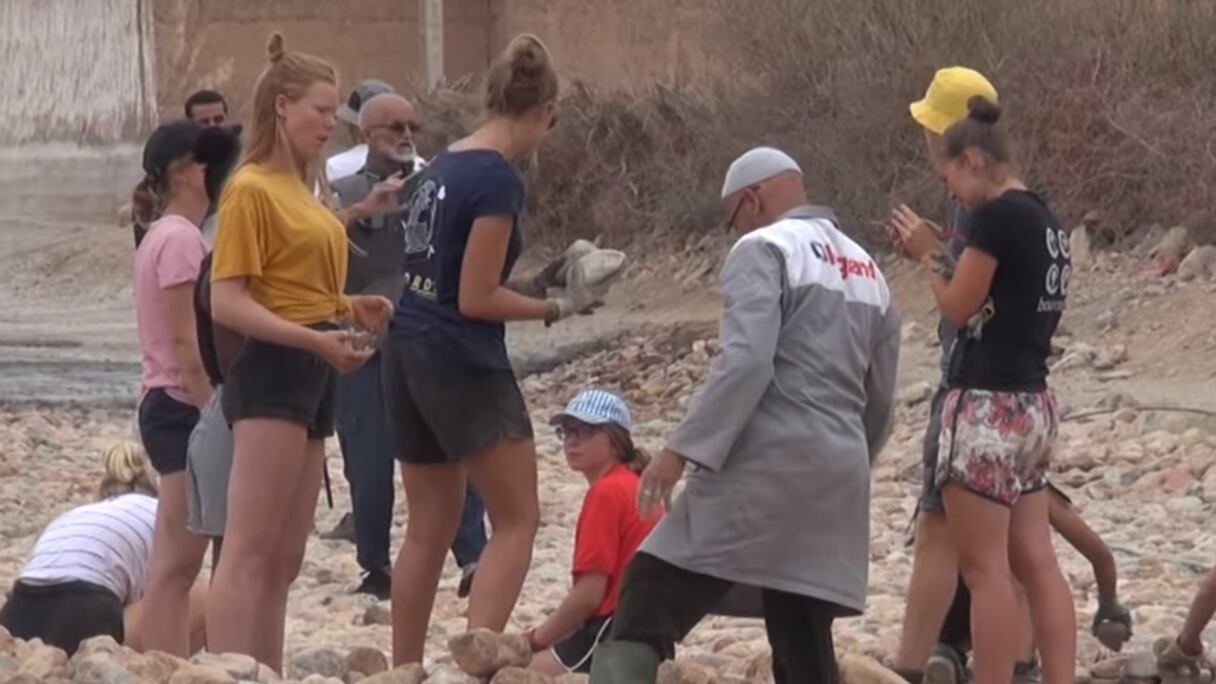 L'association belge Booworde envoie chaque année des adolescents au Maroc. Au programme: bénévolat et vacances. 
