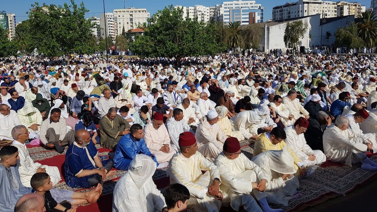 Prière de Aid Al-Fitr, l'année dernière, à Tanger. Cette année, cette prière se fera à domicile.
