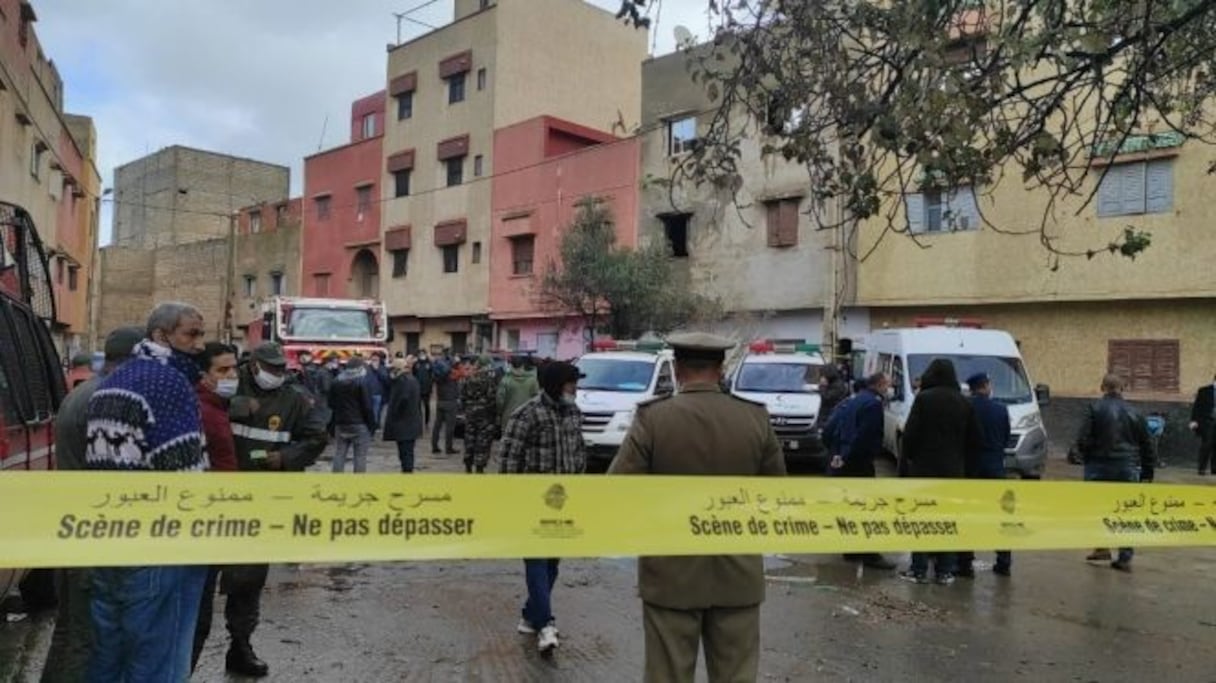 La rue où a eu lieu le crime, dans quartier d'Errahma, à Salé, était bouclée par les forces de l'ordre le 6 février 2021. 
