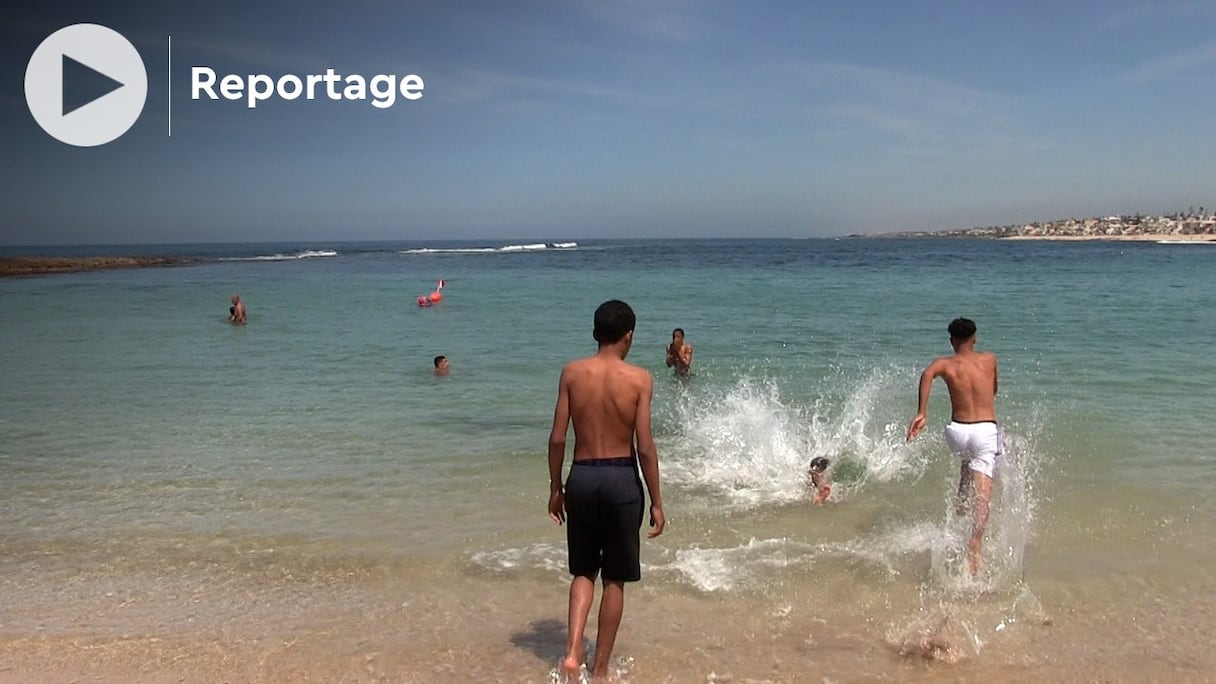 La plage de Témara, au cours du week-end du 10-11 avril 2021: l'océan Atlantique, une mer d'huile. 
