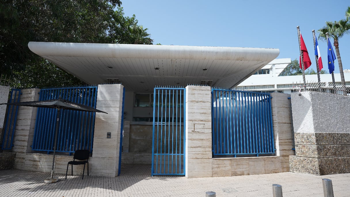 L'entrée principale, dite «porte H», du lycée Lyautey de Casablanca, boulevard Ziraoui. 
