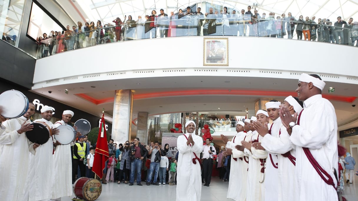 Au programme, une troupe de musique traditionnelle. Les artistes ont fait sensation auprès d'un public subjugué.
