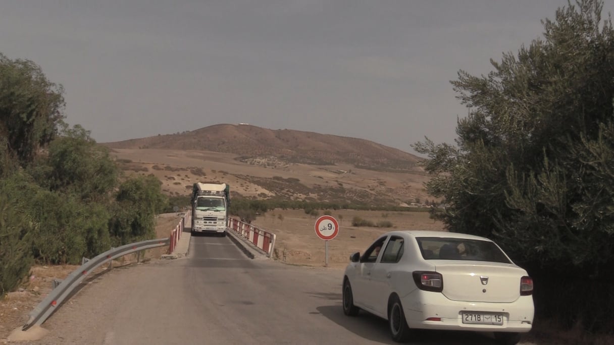 Sis entre les provinces de Taza et Taounate, le pont «Chababat» se trouve dans un état délabré et risque de s’effondrer à n’importe quel moment. 
