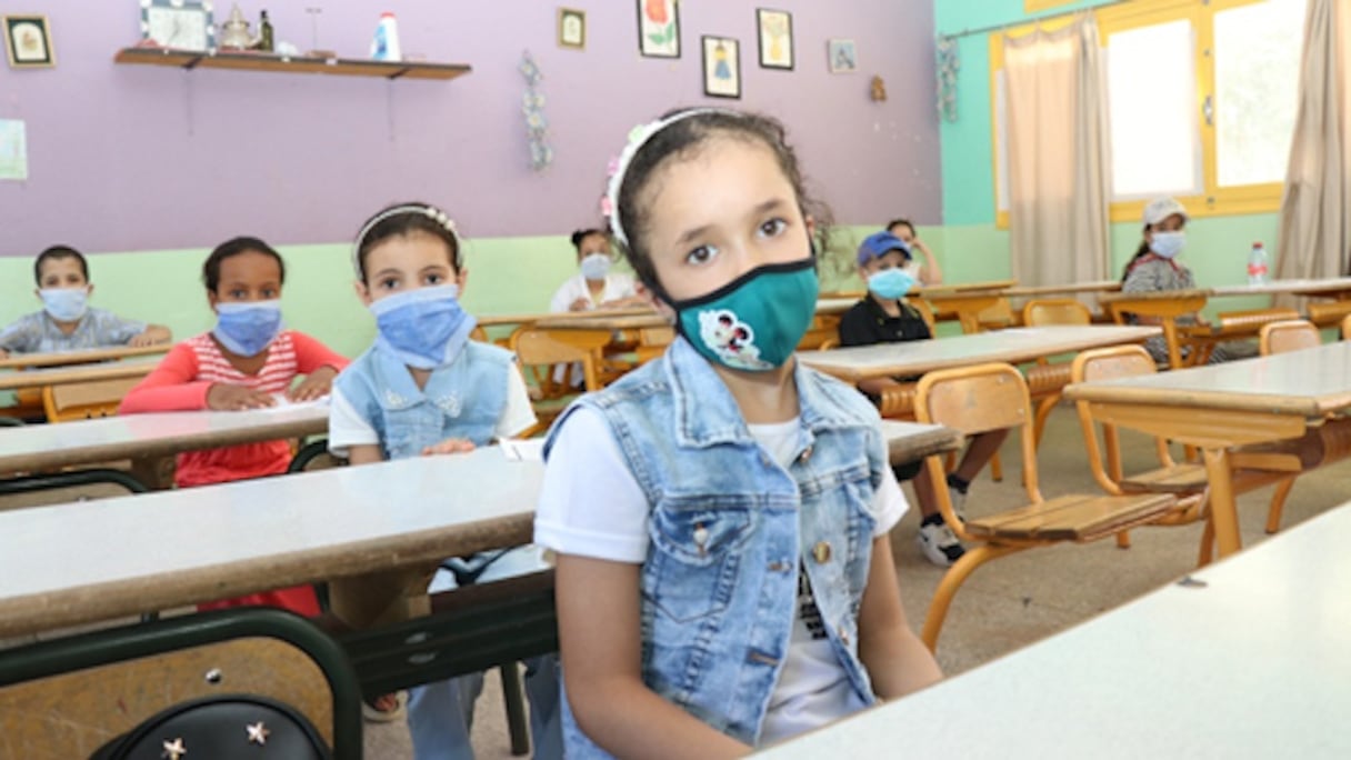 Des petites filles, dans une salle de classe. Au Maroc, la scolarité est obligatoire jusqu'à l'âge de 16 ans.
