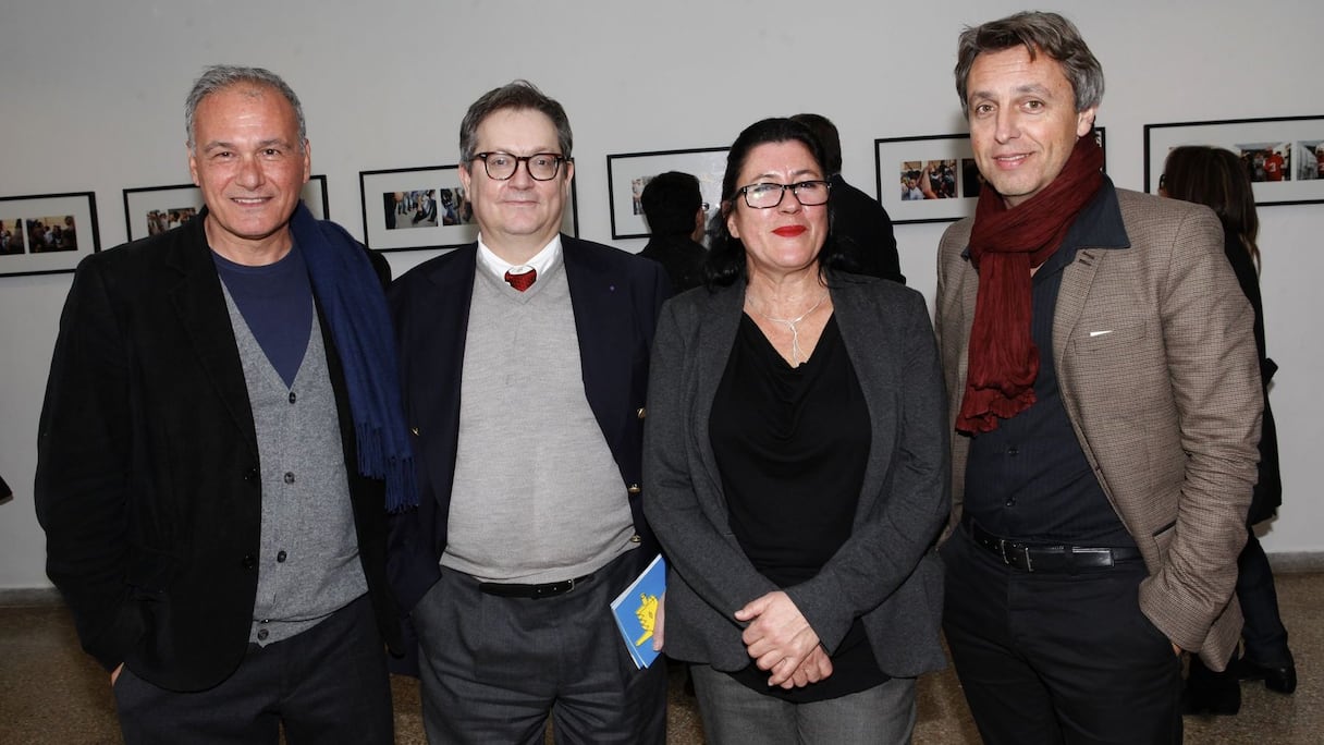 Du beau monde pour le vernissage de l'exposition de Lamia Naji. Parmi les invités, Gilles Favret, consul de France à Casablanca.
