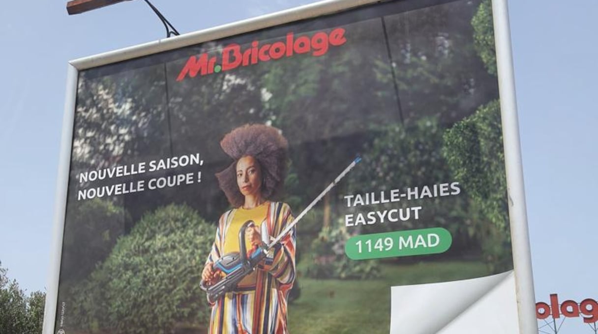 Un panneau publicitaire de l'enseigne Mr.Bricolage fait polémique.
