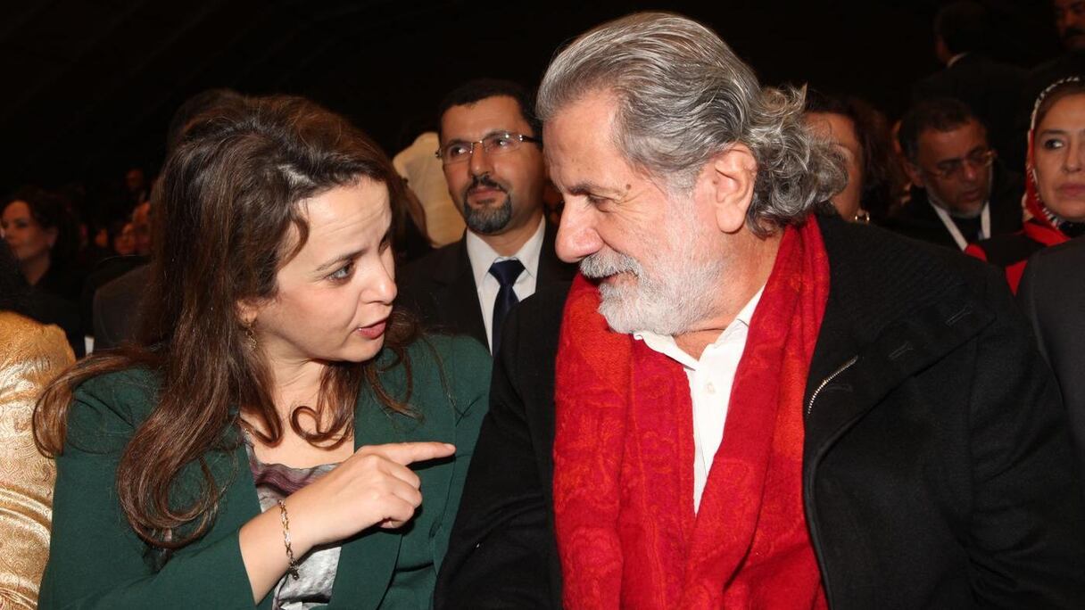 La ministre Charafat Afilal, ravie de se retrouver aux côtés du chanteur Marcel Khalifa.

