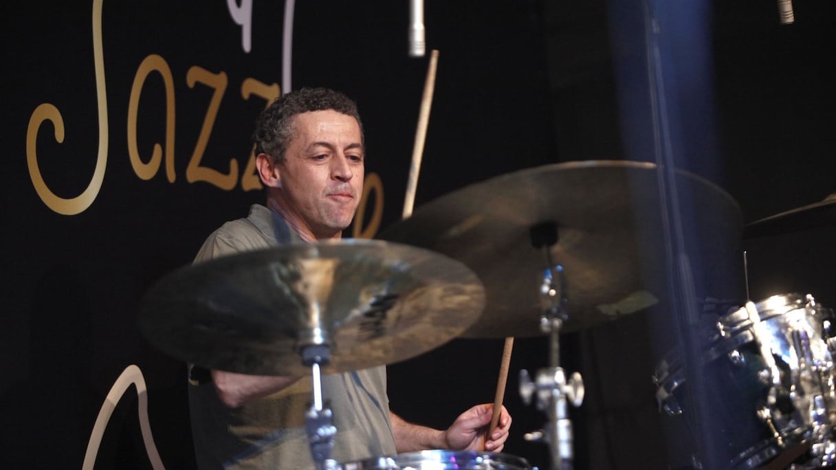 A Paris, Karim Ziad accompagnera les grands de la musique maghrébines, comme Cheb Mami, mais, aussi, de grandes figures du jazz tels N’Guyen Lê, Michel Alibo, Boyan Z, Julien Loureau...
