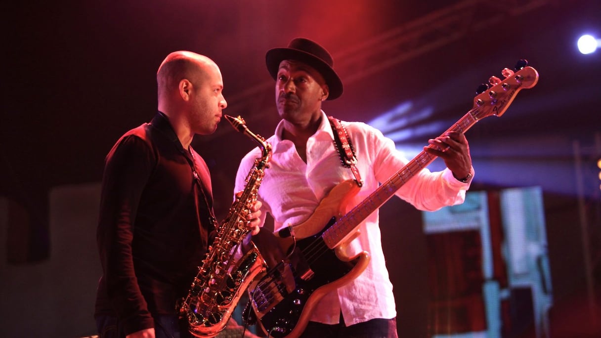 Marcus Miller, le virtuose du jazz fusion et du slap, est venu rendre hommage à la culture Gnaoua et à la terre d'Afrique. 
