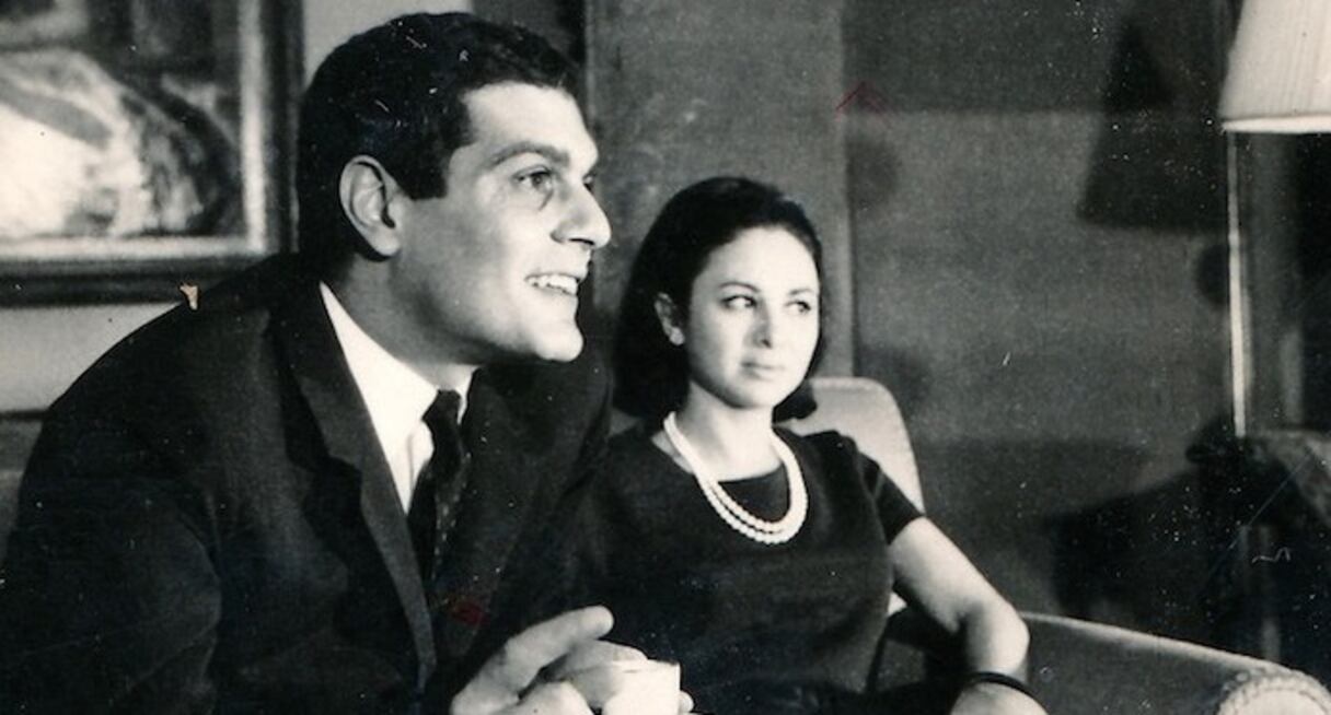 Les acteurs Faten Hamama et Omar Sharif, icônes de l'âge d'or du cinéma égyptien.
