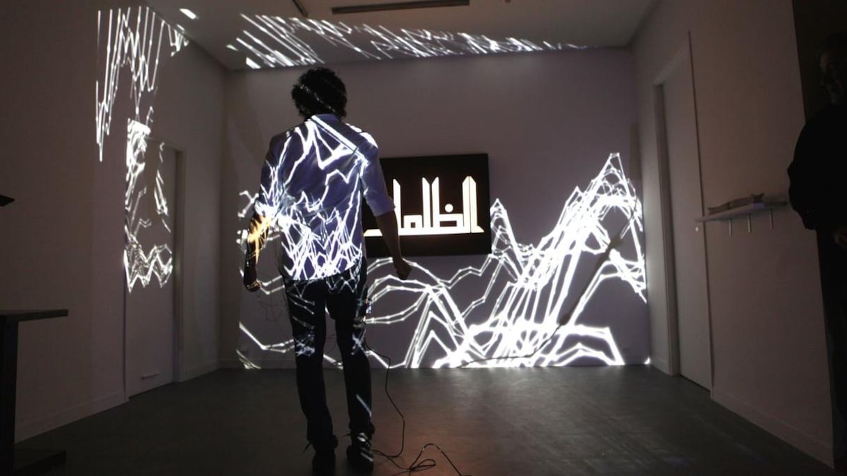 Un bras de fer prenant. Et les frontières qui finissent par se brouiller dans cet étrange corps à corps, d'une puissance inouïe. 
