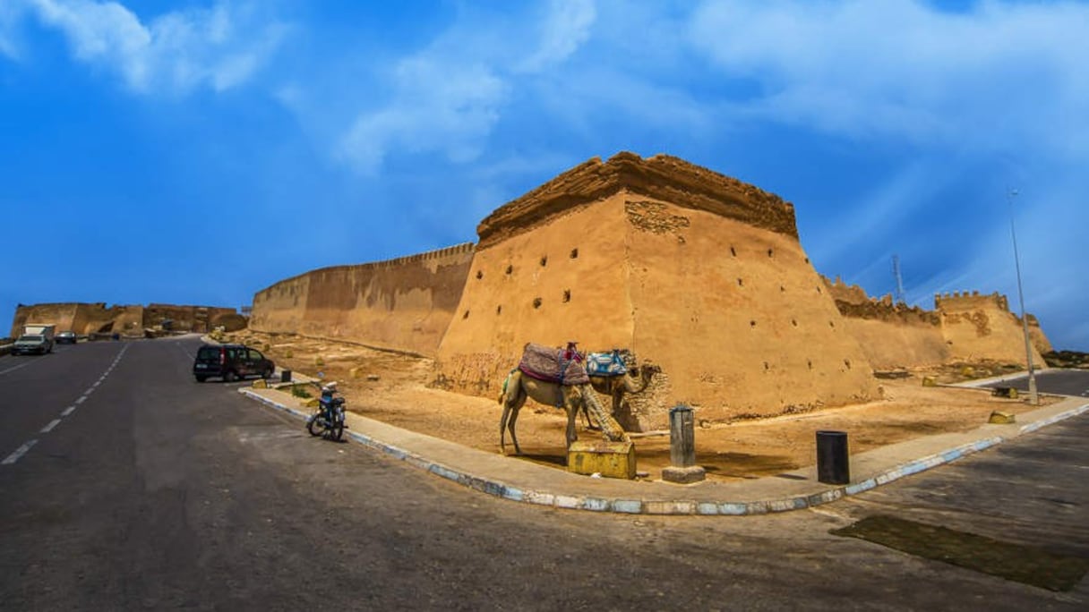 La Kasbah d'Agadir, monument historique situé dans l'ancienne ville, avait été édifiée en 1540 par le sultan Mohammed ech-Cheikh afin de contrer les coups de canon des Portugais, sur cette partie de l'Atlantique. 
