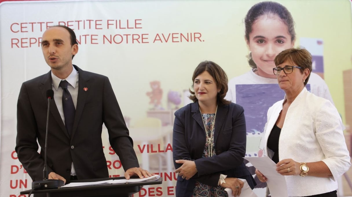 Omar Bennis, directeur de la communication de Cola-Cola, ici en compagnie de Wassila, pour Mc Donalds, et de Béatrice Beloubad, directrice nationale des centres SOS Villages d'enfants Maroc, dont Coca-Cola est partenaire depuis 5 ans, a renouvelé l'engagement de sa compagnie pour l'éducation des enfants.
